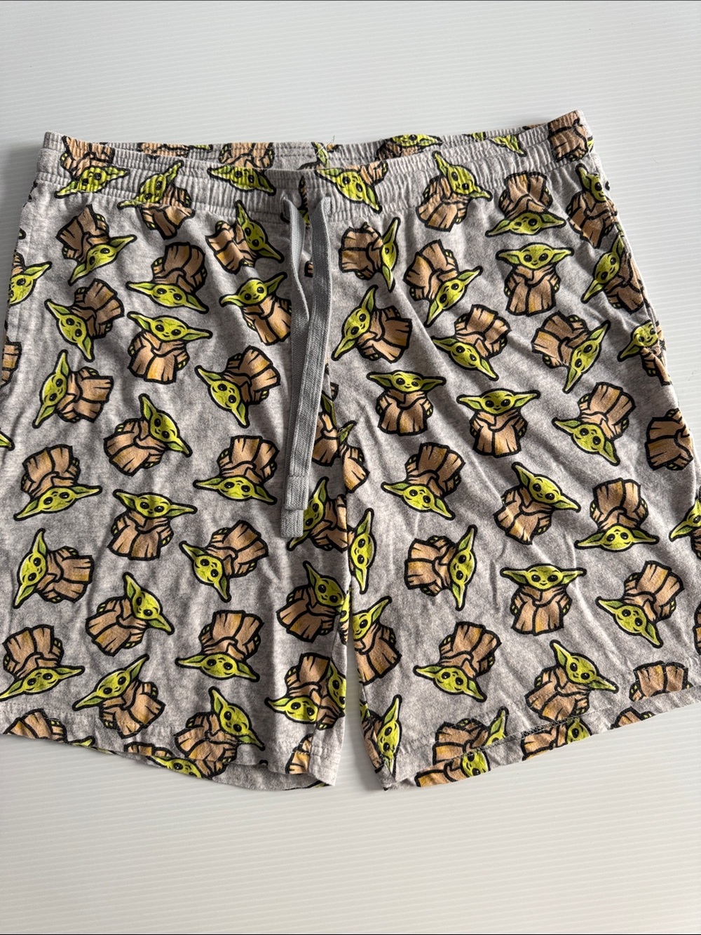 Men’s Lange baby yoda shorts L